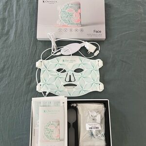 Omnilux Contour Face